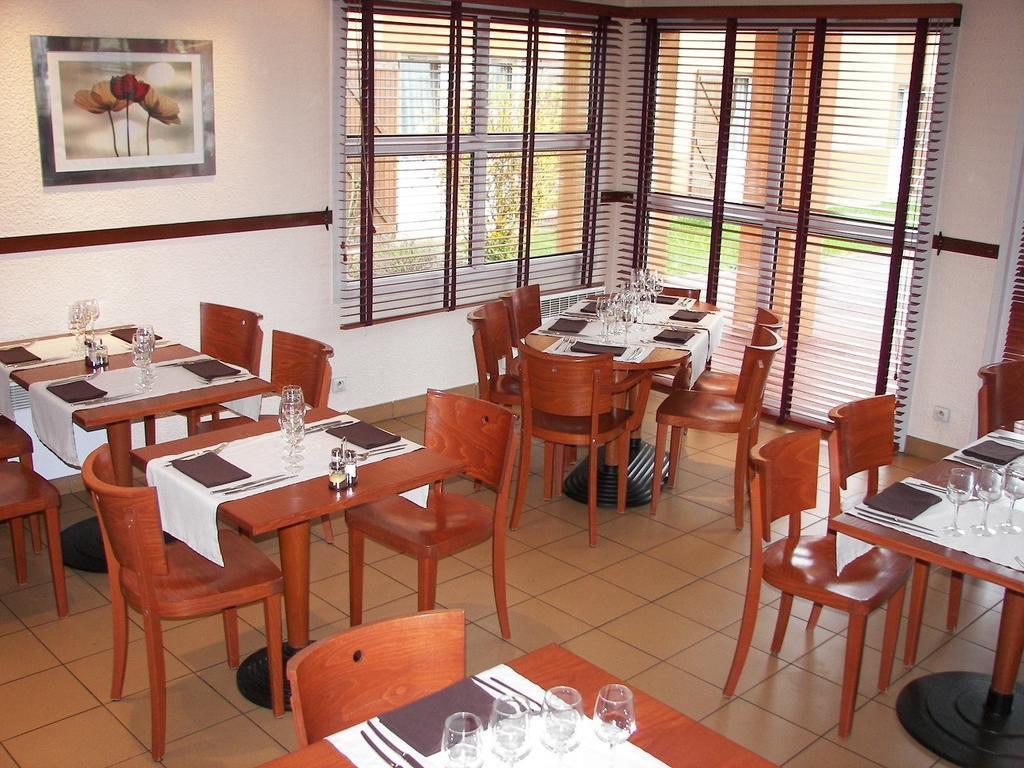 Comfort Hotel Orleans Saran Εστιατόριο φωτογραφία